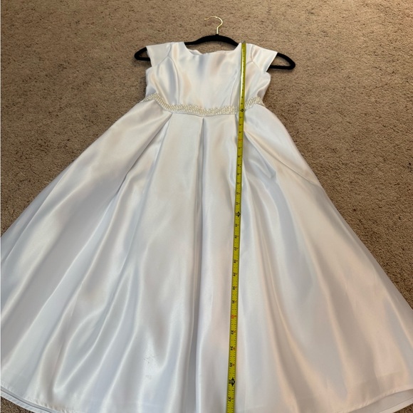 Elegant White Kids Dress - Picture 12 of 14